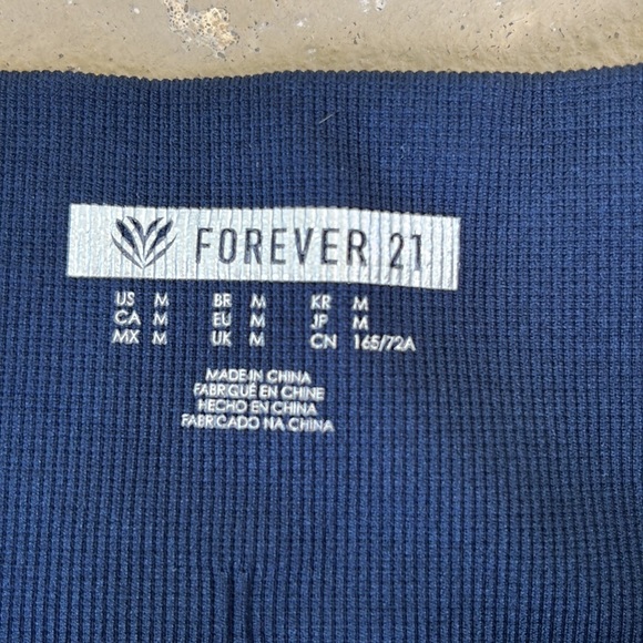 Like new Forever 21 ombre Capri leggings - Picture 5 of 11